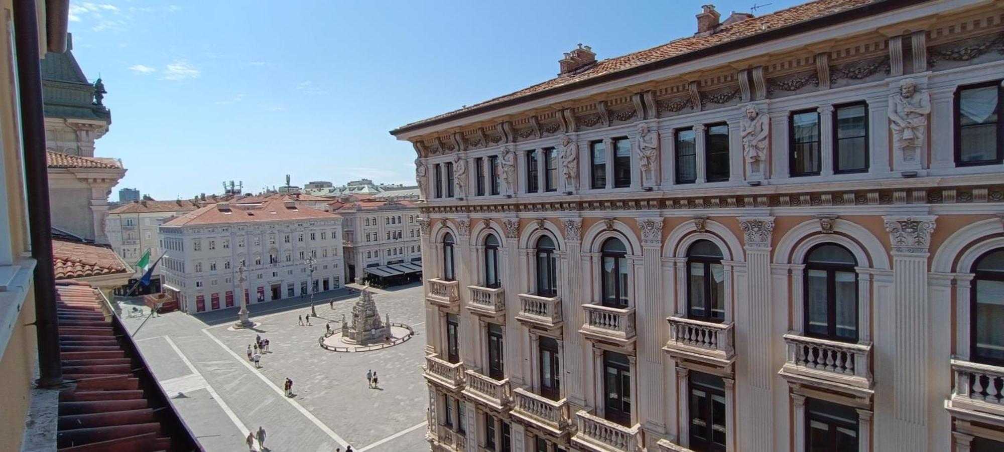 Casa Vacanze Trieste - Vista Piazza Unita Zewnętrze zdjęcie