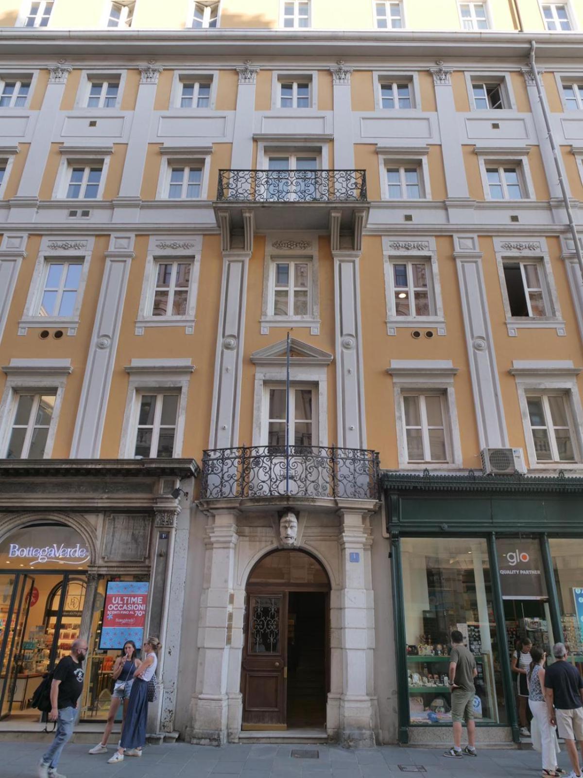 Casa Vacanze Trieste - Vista Piazza Unita Zewnętrze zdjęcie