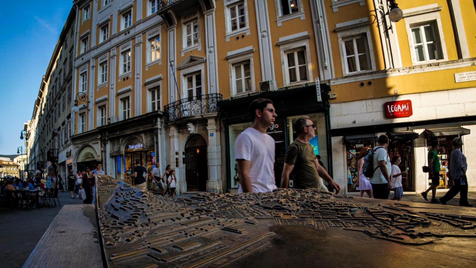 Casa Vacanze Trieste - Vista Piazza Unita Zewnętrze zdjęcie