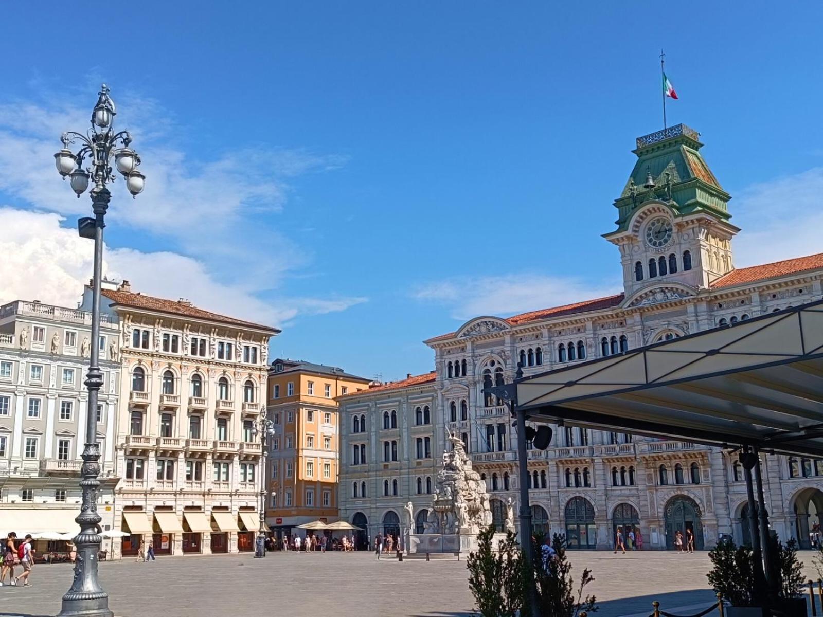 Casa Vacanze Trieste - Vista Piazza Unita Zewnętrze zdjęcie
